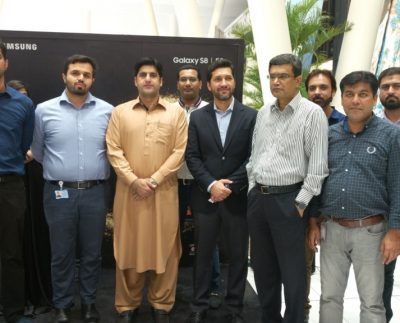 The global technology leader – Samsung Electronics has recently launched a Gold prize offered in Pakistan, to reward the buyers of its most advanced smart