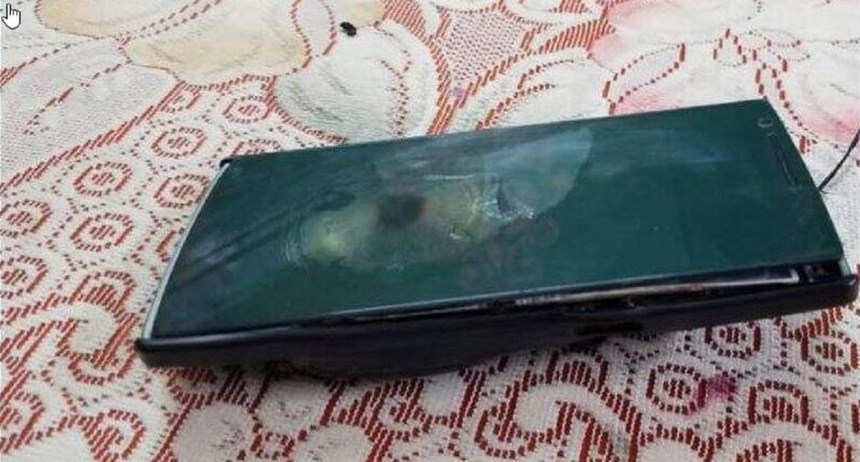 An old OnePlus phone catches fire in India