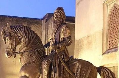 RAJA RANJIT SINGH STATUE VANDALISED IN LAHORE