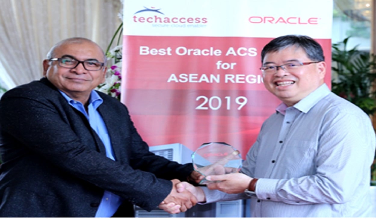 Techaccess Pakistan receives the Oracle Advanced Customer Services ASEAN Best Partner Award